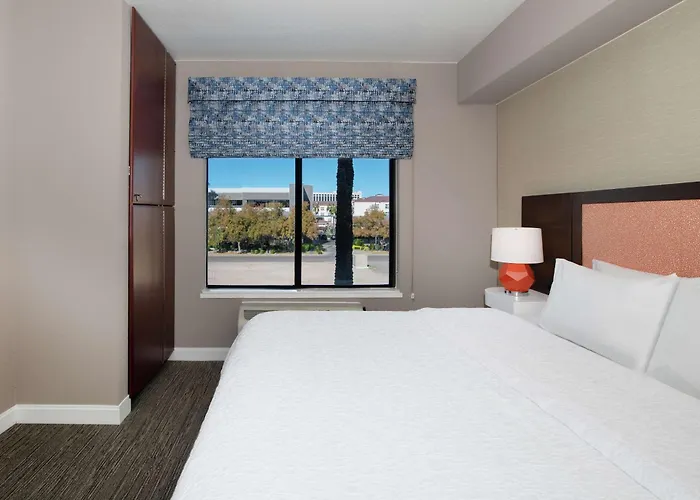Hampton Inn Phoenix Airport North
