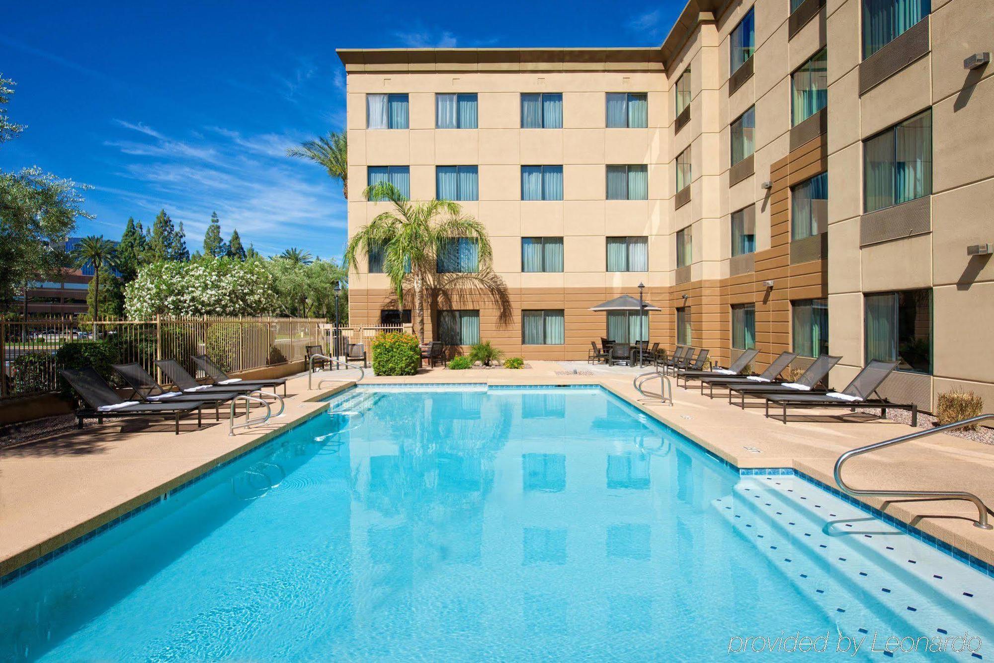 Hampton Airport North Hotel 3*